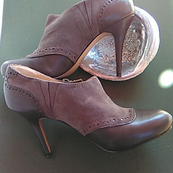 Circa Joan and David Booties - Picture 1 of 8